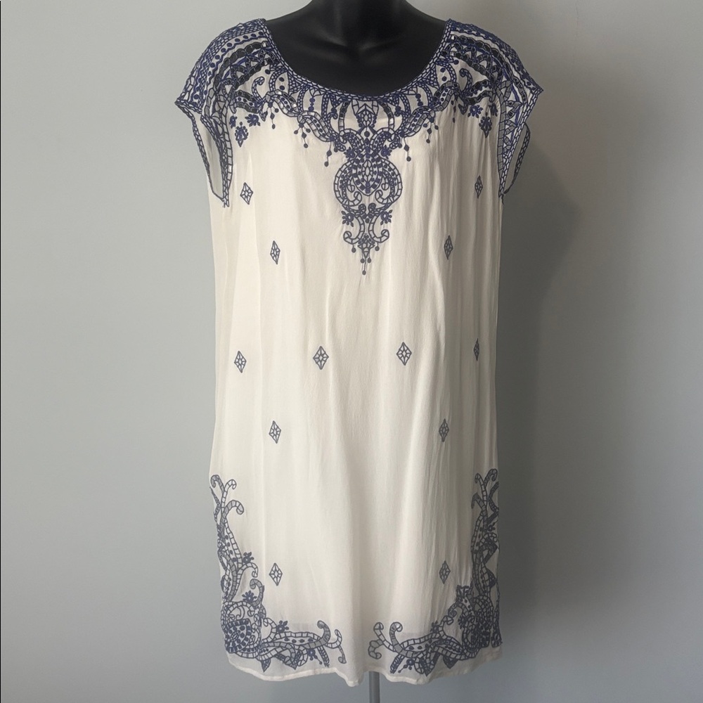 Club Monaco 💯% Silk Dress||Navy Embroidery Details